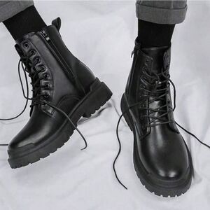 BRAND NEW TREDSAFE WOMEN"S RAVENS SLIP RESISTANT SHOES